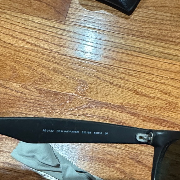 Ray-Ban P Black Sunglasses RB 2132 with Case and Lense Cloth - Picture 4 of 8